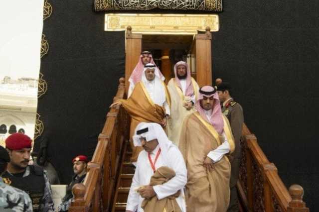 نائب أمير منطقة مكة يتشرف بغسل الكعبة نيابة عن خادم الحرمين الشريفين