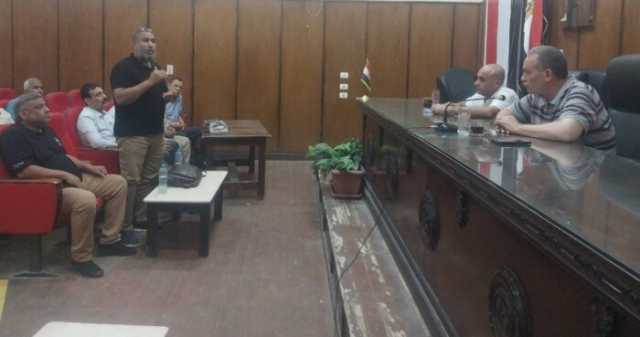 محافظ أسيوط يُشدد على جاهزية المدارس الفنية للعام الدراسي الجديد وتفعيل المشاريع الإنتاجية