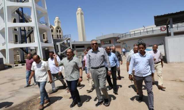 محافظ أسوان يتفقد جاهزية أنظمة الإطفاء والإنذار في المنشآت الحيوية