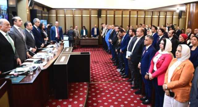 «اتصالات النواب» تبدأ اجتماعها بالوقوف دقيقة حداد على أرواح شهداء حريق سنترال رمسيس