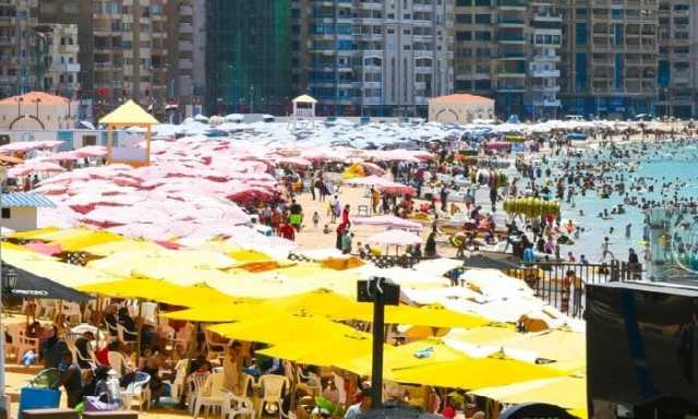 المندرة 100% والبوريفاج وبحري 95% إشغال.. شواطئ الإسكندرية تستقبل المصطافين بكامل طاقتها