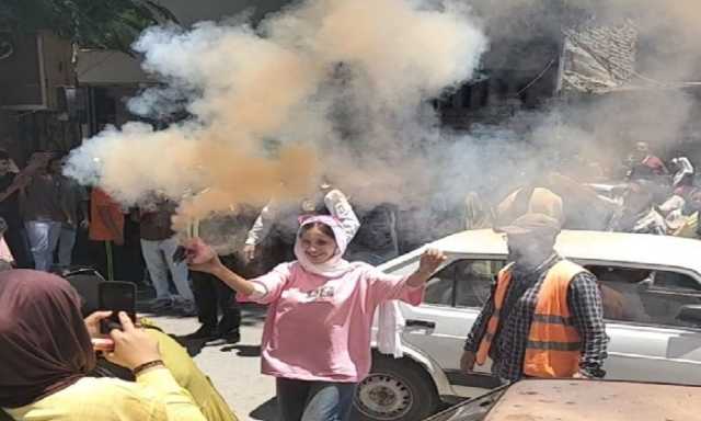 بالمزمار والطبل البلدي.. فرحة طلاب الثانوية العامة بالفيوم عقب انتهاء ماراثون الامتحانات