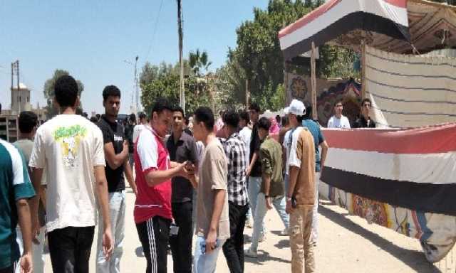 طلاب الثانوية العامة بالفيوم: امتحان الكيمياء صعب وفوق المستوى.. والجغرافيا سهلة
