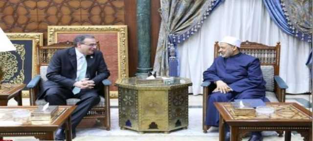 شيخ الأزهر يبحث مع رئيس الجهاز المركزي للتنظيم والإدارة مراحل تنفيذ تعيين 40 ألف معلّم