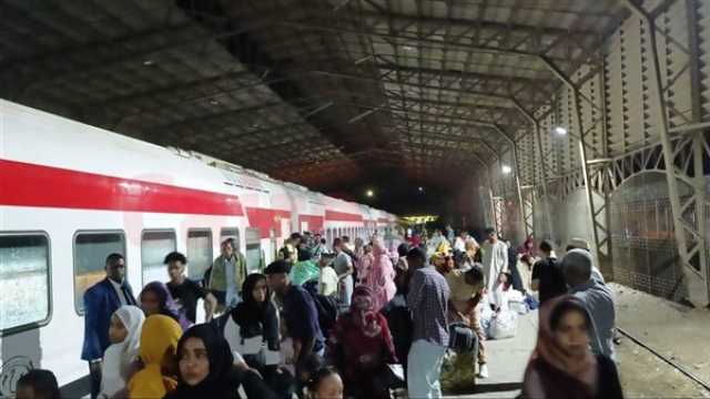 وصول 940 سودانيا لمحطة قطارات ميناء السد بأسوان للعودة لوطنهم