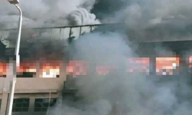 إصابة شخصين باختناق إثر اندلاع حريق فى مصنع غزل ونسيج بالشرقية