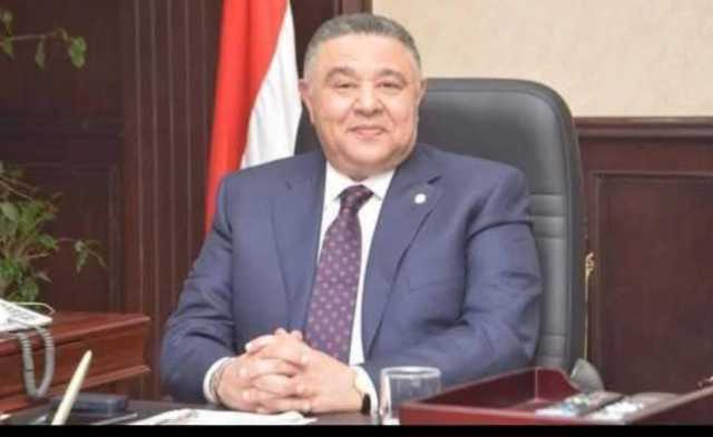 استجابة لنداءات بيئية: محافظ البحر الأحمر يُشكّل لجنة لحماية الثروات البحرية المهددة