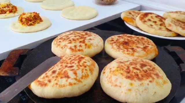 طعم لا يقاوم.. طريقة عمل فطائر الزبادي بدون فرن