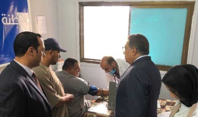 محافظ الدقهلية يتفقد مستشفى جمصة ويوجه بإضافة سريرين للعناية المركزة
