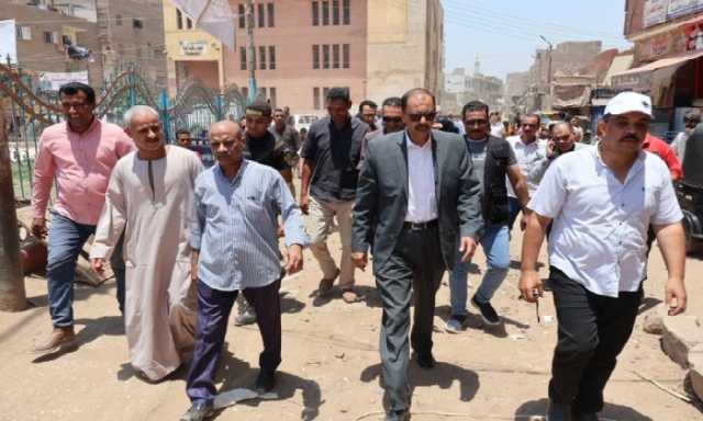 محافظ سوهاج يتفقد أعمال تمهيد الطرق بمركز المنشاة استعدادًا للرصف