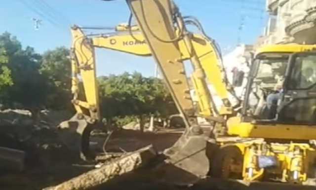 الانتهاء من إصلاح كسر خط الطرد الرئيسي بوسطانية كفر الدوار.. وعودة المياه تدريجيًا