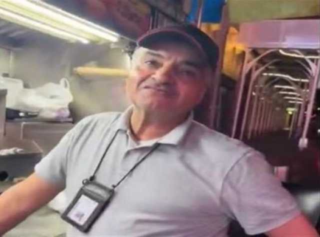 قصة بائع مصري يدفع 50 دولار غرامة يوميًا بسبب تشغيله القرآن في أمريكا
