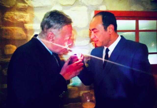 المخرج عمرو عابدين يحيي ذكرى وفاة عزت أبو عوف