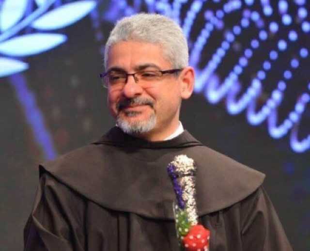 الأب بطرس دانيال ناعيا المخرج سامح عبد العزيز: السينما المصرية فقدت أهم مخرجيها