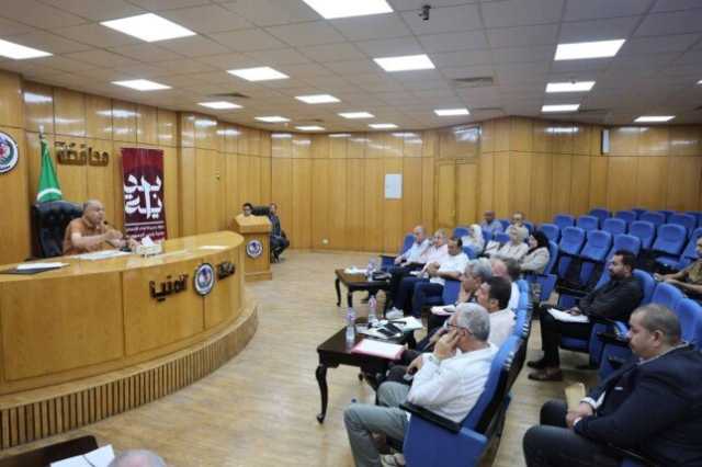 لقاء موسع بين محافظ المنيا وأعضاء مجلسي النواب والشيوخ لمتابعة المشروعات الحيوية