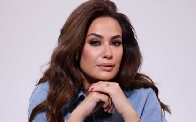هند صبري توجه رسالة امتنان لمن ساندها في محنة وفاة والدتها «صورة»