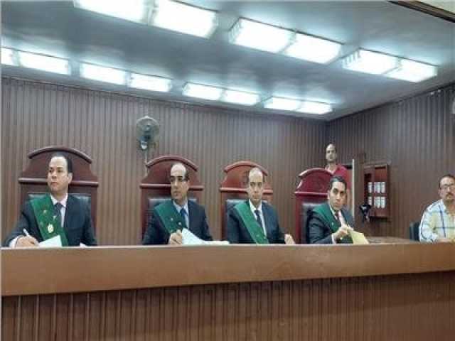 10 و5 سنوات.. أحكام بالسجن المشدد على متهمين بترويج المخدرات وحيازة سلاح بشبرا