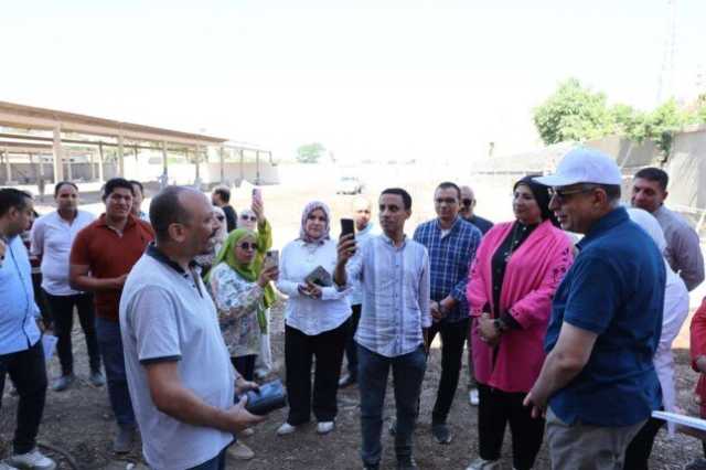 «وداعاً للازدحام».. محافظ المنيا يتابع إنشاء مجمع مواقف يتسع لـ200 سيارة على الطريق الزراعي