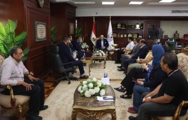 محافظ بني سويف يُناقش سُبل تعزيز التعاون في مجالات إنتاج الألبان ودعم صغار المُزارعين