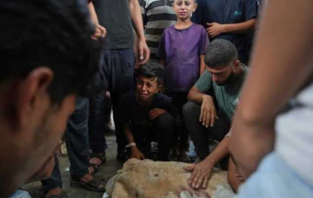 أسوشيتد برس: مقتل 25 شخصًا في غزة بعضهم أثناء محاولتهم الحصول على الغذاء إثر الهجمات الإسرائيلية