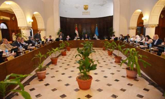 دراسات عليا الإسكندرية يبحث إدراج الذكاء الاصطناعي ضمن مناهج الدراسات العليا