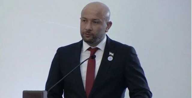 وزير الطوارئ السوري: فرق الإطفاء تخمد حريقين كبيرين في ريف حماة