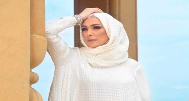 أمل حجازي تتصدر المشهد من جديد بسبب خلع الحجاب.. إيه الحكاية؟