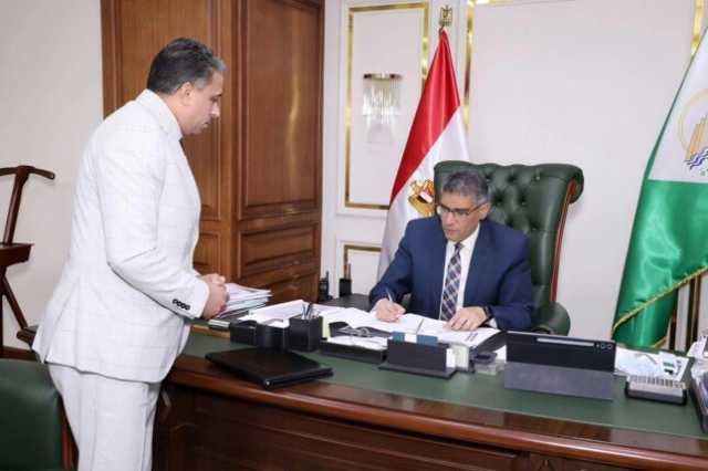 لتخفيف التزاحم.. محافظ الجيزة يُوجه بإرجاء تقديم شهادة الكشف الطبي لطلاب الصف الأول الابتدائي