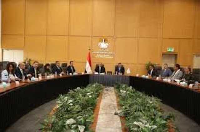 وزيرا الإسكان وقطاع الأعمال العام يبحثان مستجدات التعاون في تطوير الأصول وموقف المشروعات المشتركة