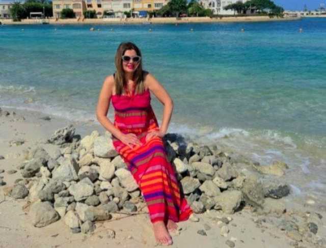 «sea صباح الڤيتامين».. رانيا فريد شوقي تستمتع بإجازتها الصيفية على البحر