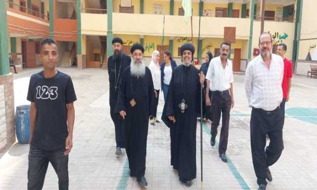 الأنبا مرقس يدلي بصوته في أول أيام انتخابات الشيوخ بالقليوبية