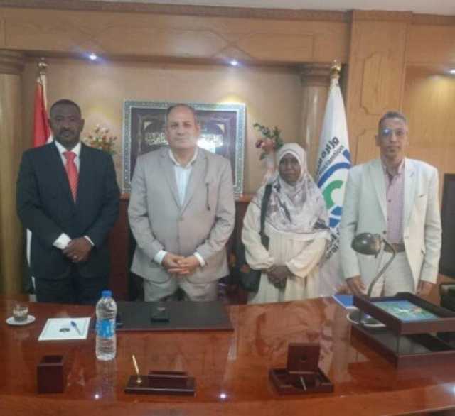 رئيس البحوث الزراعية يبحث مع مدير مركز البحوث البستانية بالسودان تبادل الخبرات