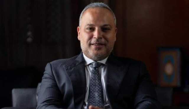 «كفاية تفاهة بقى».. تامر عبد المنعم يدعم أحمد عبد العزيز