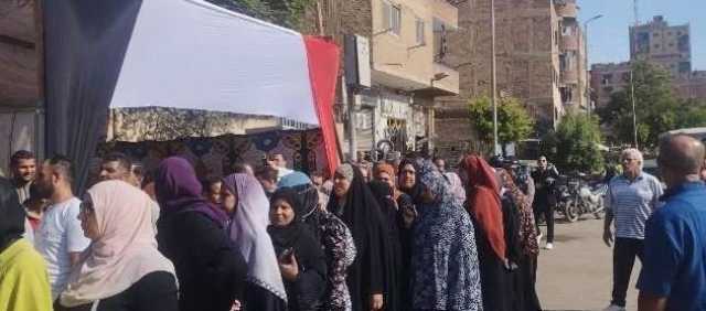سيدات كفر شكر أمام لجان انتخابات مجلس الشيوخ للإدلاء بأصواتهن