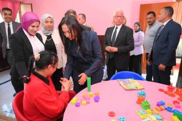 وزيرة التضامن تزور دار رعاية التثقيف الفكري للفتيات بحلوان