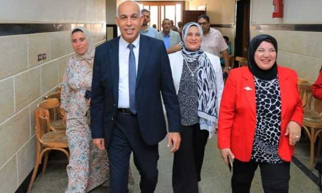 القائم بأعمال رئيس جامعة كفر الشيخ يتفقد معامل الحاسب بكلية التربية النوعية