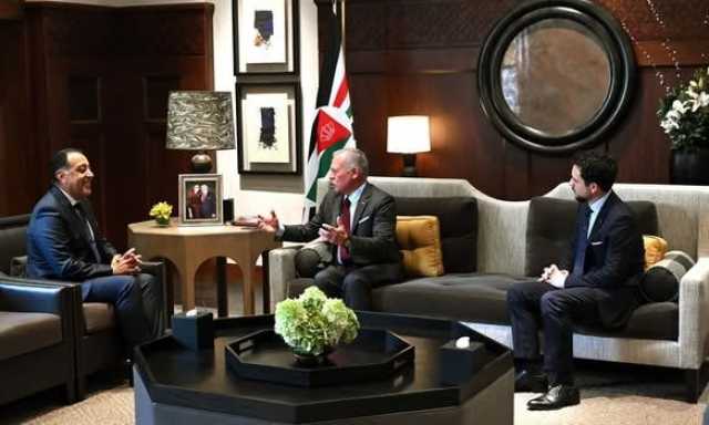 ملك الأردن يستقبل رئيس الوزراء بالديوان الملكي بالحسينية