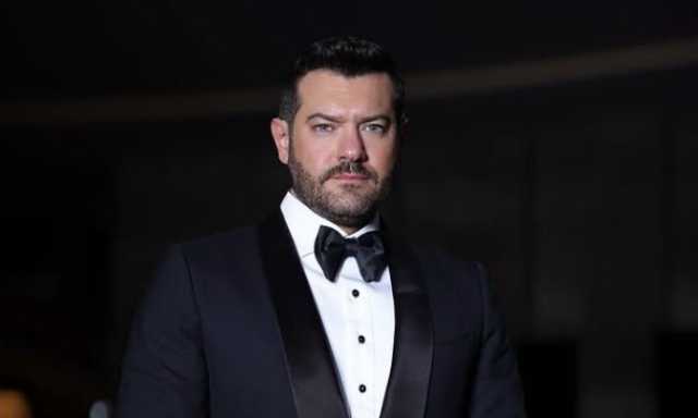 عمرو يوسف يحسم جدل التشابه بين «درويش» و«جراند أوتيل» |فيديو