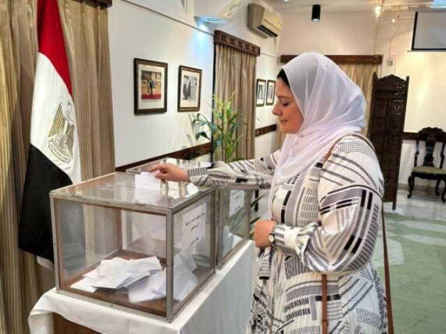 في الهند وباكستان وبانجلاديش.. استمرار توافد الناخبين على لجان التصويت بانتخابات الشيوخ 2025