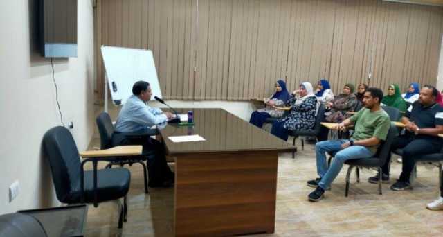 مديرية العمل بأسيوط تنظم ندوة للمفاوضة الجماعية لمناقشة قانون العمل الجديد
