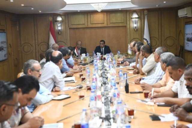 بحضور نائب محافظ قنا.. جلسات حوارية لبحث التأثيرات الاجتماعية لمشروع القطار الكهربائي السريع