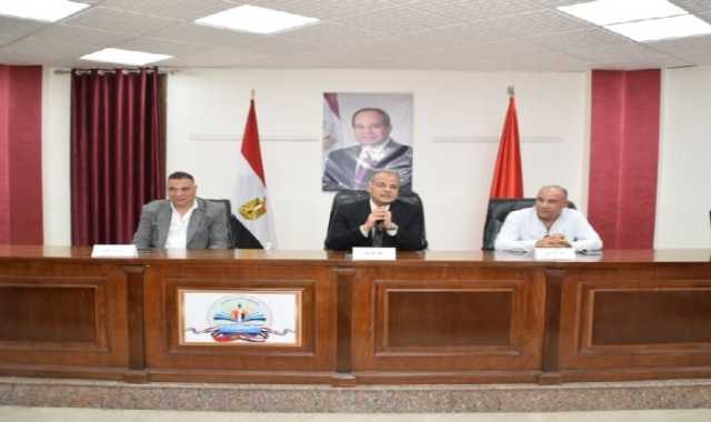 مدير تعليم بورسعيد يعقد إجتماعا موسعا لمناقشة إستعدادات المرحله الإبتدائية للعام الدراسي الجديد