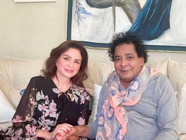 إلهام شاهين بعد خروج محمد منير من المستشفى: «ولا شيء ينسيه أي ألم إلا فنه»
