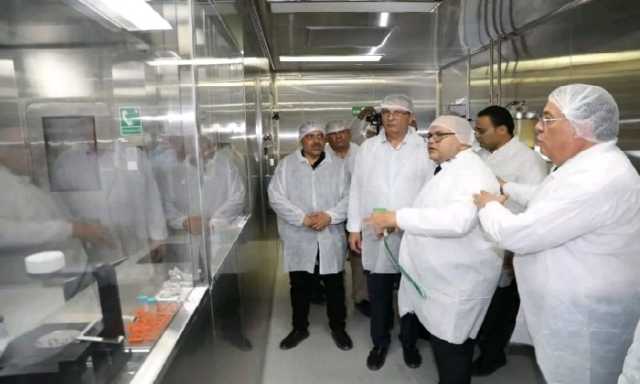 وزير الزراعة ومحافظ الشرقية يتفقدان أكبر مصنع لإنتاج اللقاحات البيطرية في الشرق الأوسط