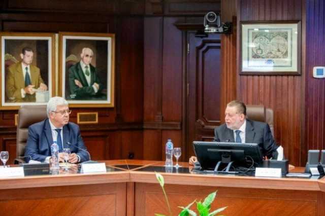 توقيع شراكتين جديدتين بين «المعهد المصرفي» وجامعتي «القاهرة وسوهاج» |صور