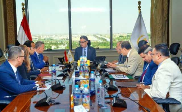 «وزير التموين» يتابع تطوير وتحديث خطوط إنتاج مصانع شركة السكر