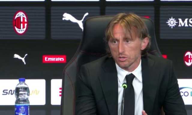 مودريتش يتحدث عن طموحاته مع ميلان: «يجب أن نقاتل على كل الألقاب»