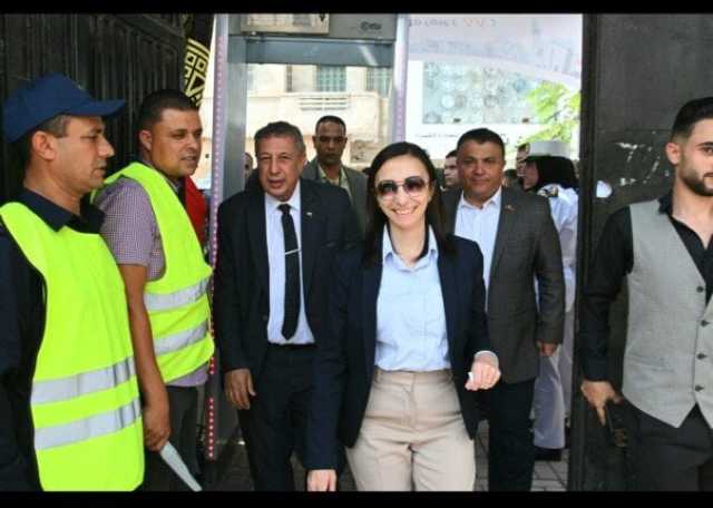 محافظ البحيرة تتفقد لجان الانتخابات غي يومها الأول بدمنهور
