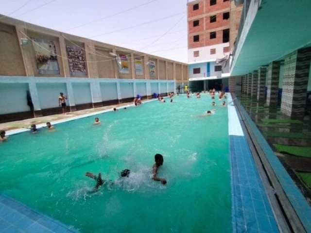 محافظة أسيوط يقرر إغلاق حمام سباحة ويوجه بتطبيق معايير السلامة