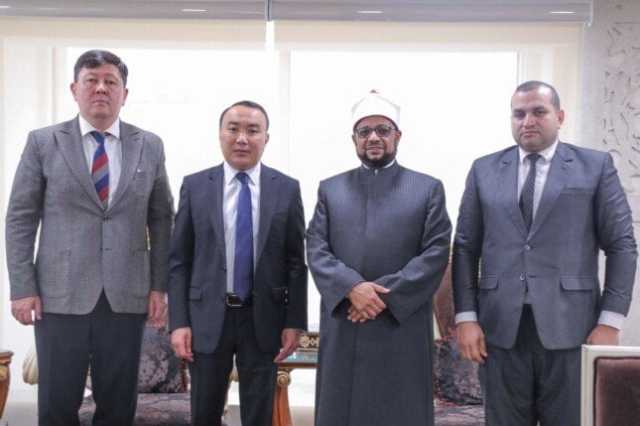 أمين البحوث الإسلامية يبحث مع سفير كازاخستان تعزيز التعاون العلمي والثقافي